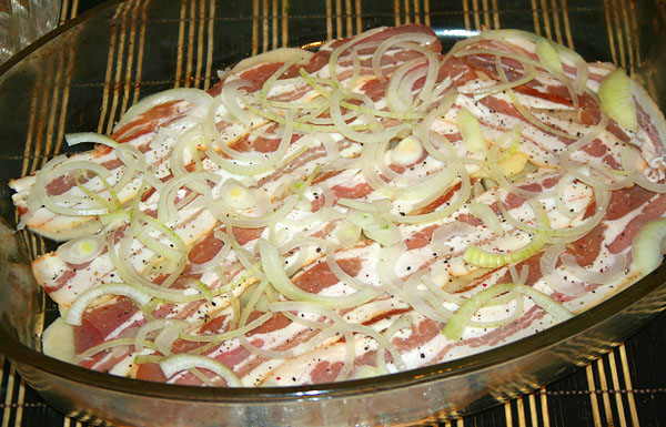 Картофельная запеканка с беконом в сливках в духовке простой рецепт с фото пошагово